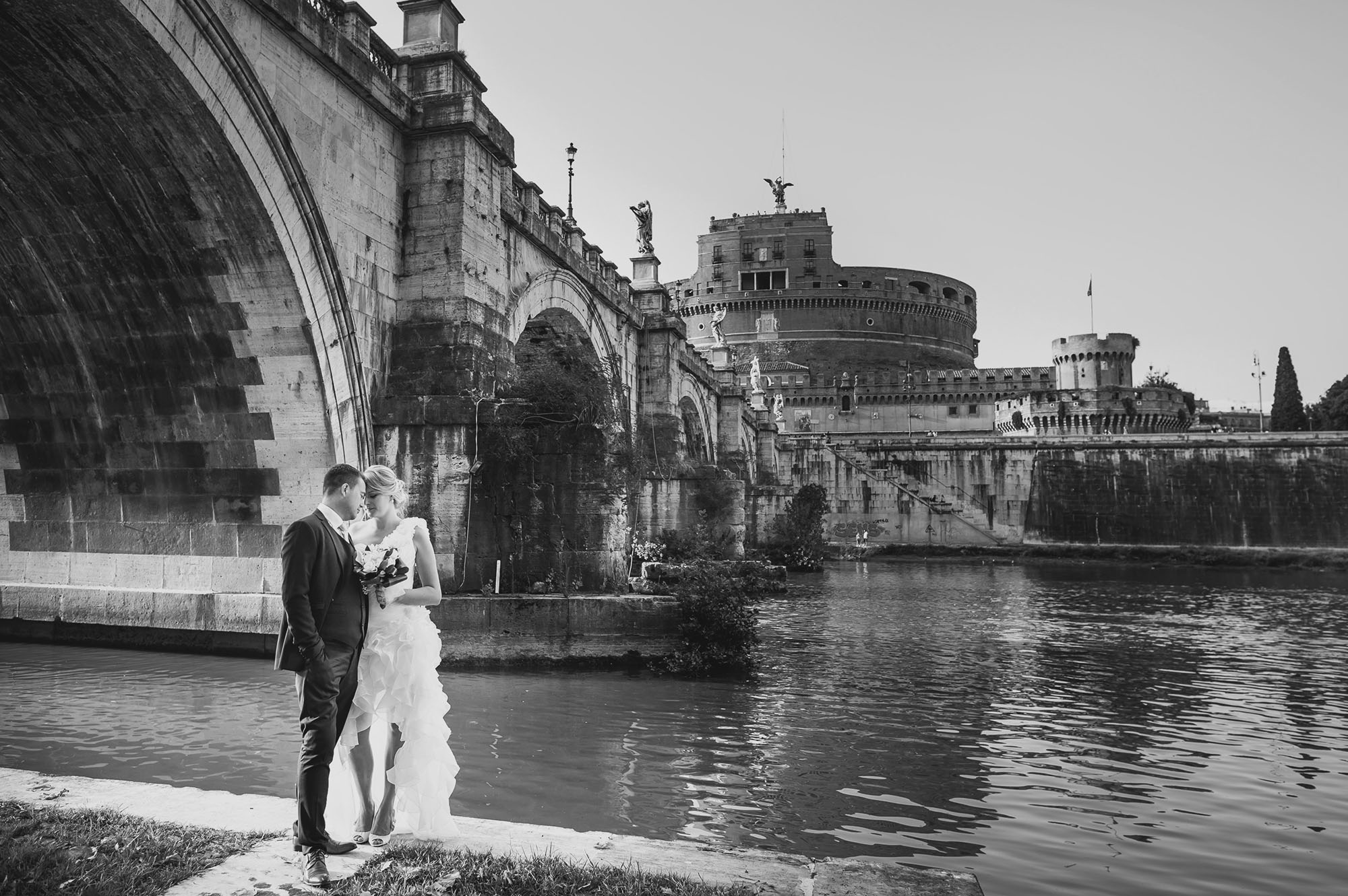 foto sposi Roma in stile posato
