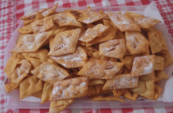 Carnival in Apulia - chiacchiere