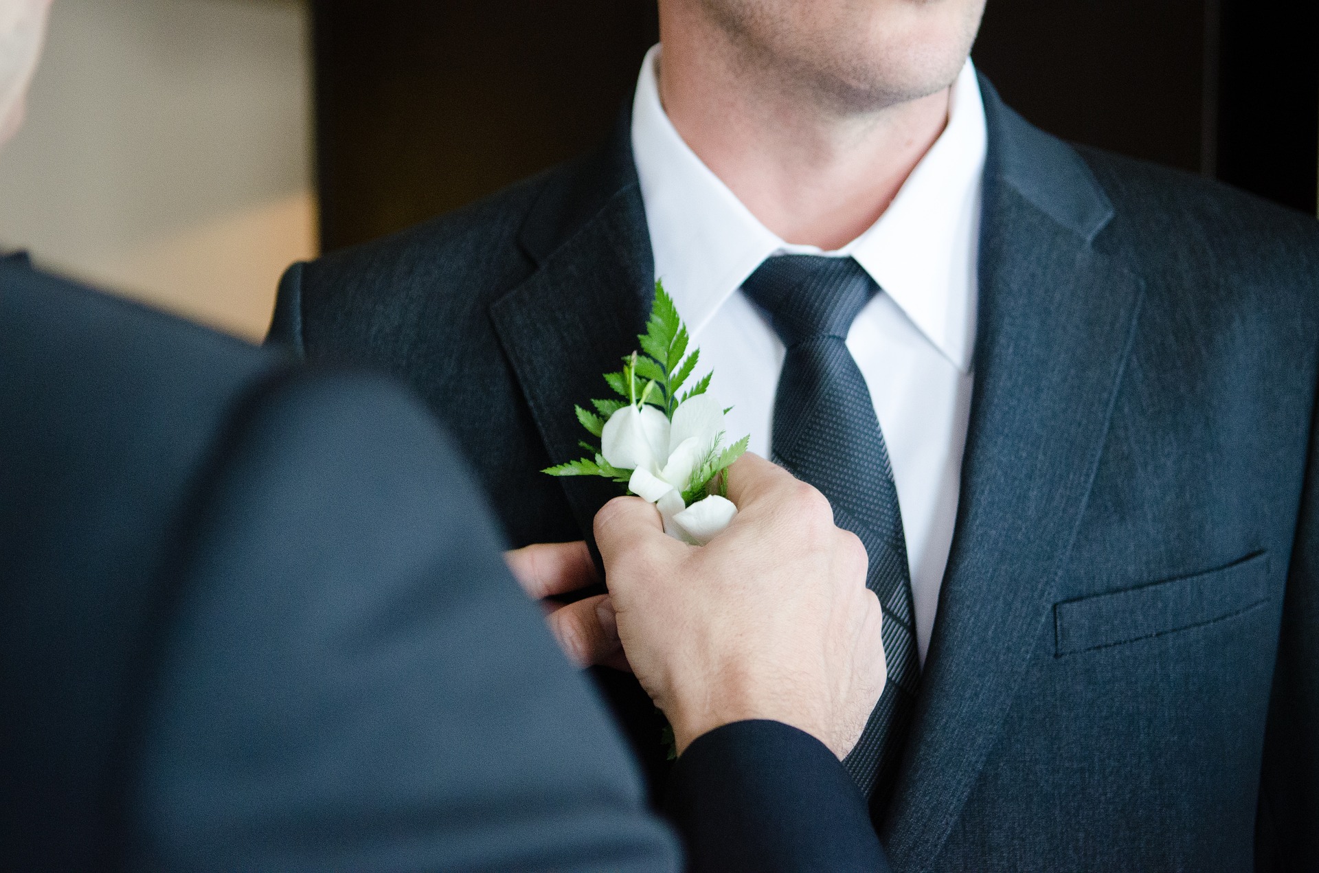 fiore all'occhiello per il matrimonio